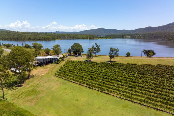 Long Lunch by the Lake Scenic Rim Eat Local Month Weekend Itinerary