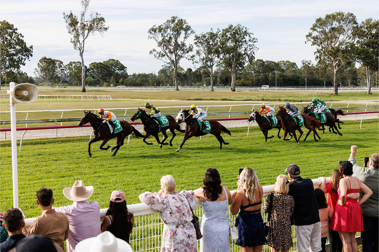 clydesdale-spectacular-raceday-luncheon-eat-local-month
